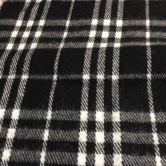 Burberry London Classic Check Cashmere Scarf - Picture 8 of 8